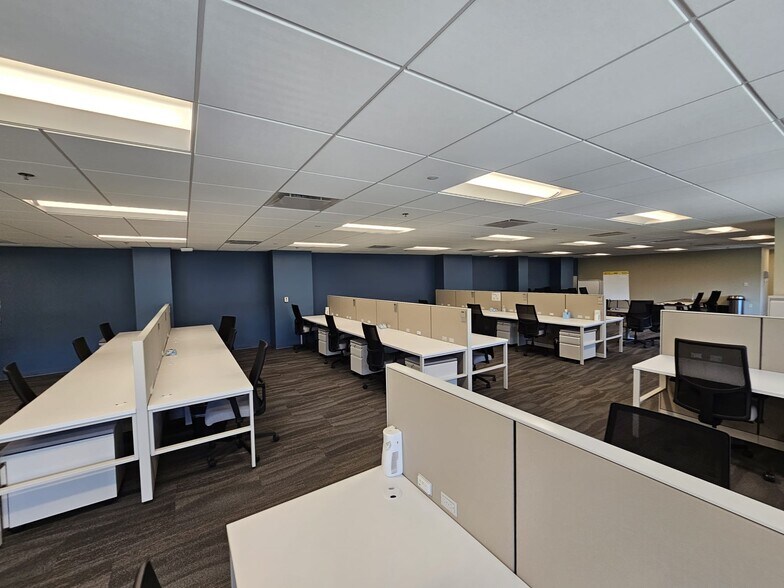 More Photos Of 70 Garden Ct, Monterey Medical For Lease