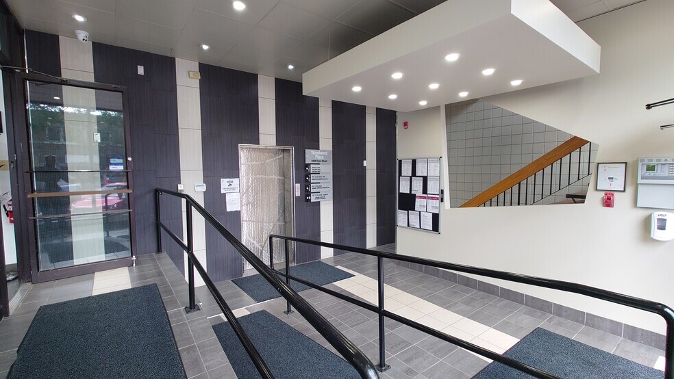 More Photos Of 5008 50 St, Red Deer Office For Lease