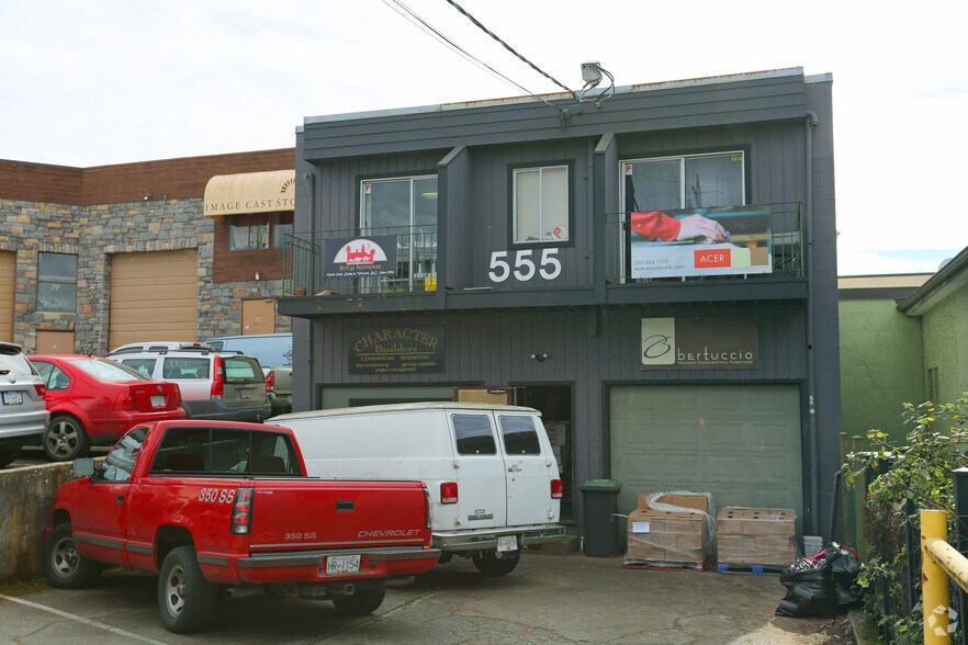 Primary Photo Of 555 Hillside Ave, Victoria Flex For Sale