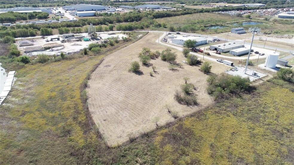 More Photos Of 117 Industrial Loop, Hillsboro Land For Lease