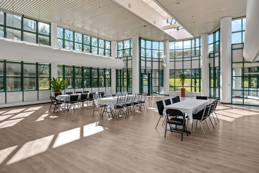 More Photos Of 1000 Northbrook Dr, Trevose Office For Sale