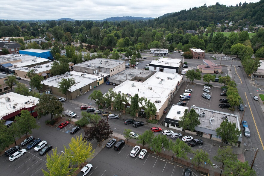 More Photos Of 20 NW 2nd St, Gresham Storefront Retail Office For Sale