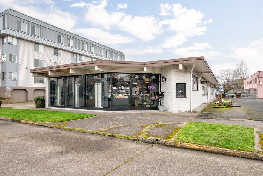 More Photos Of 1221-1227 17th Ave, Longview Loft Creative Space For Sale