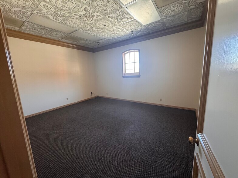 More Photos Of 1017 Front St, Sacramento Storefront Retail Office For Sale