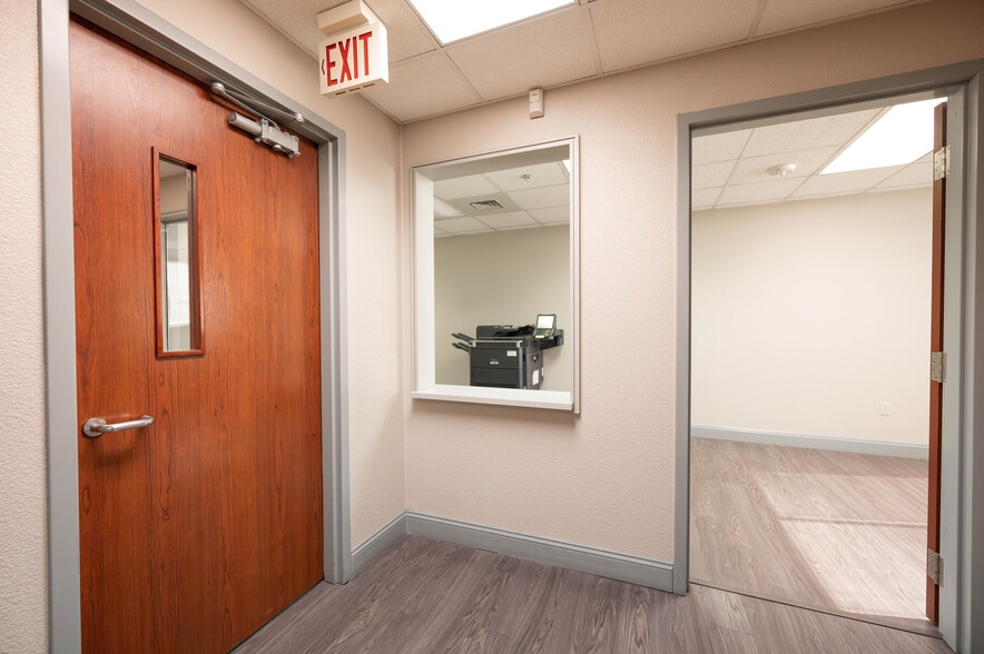 More Photos Of 7200 W Cathedral Rock Dr, Las Vegas Medical For Sale