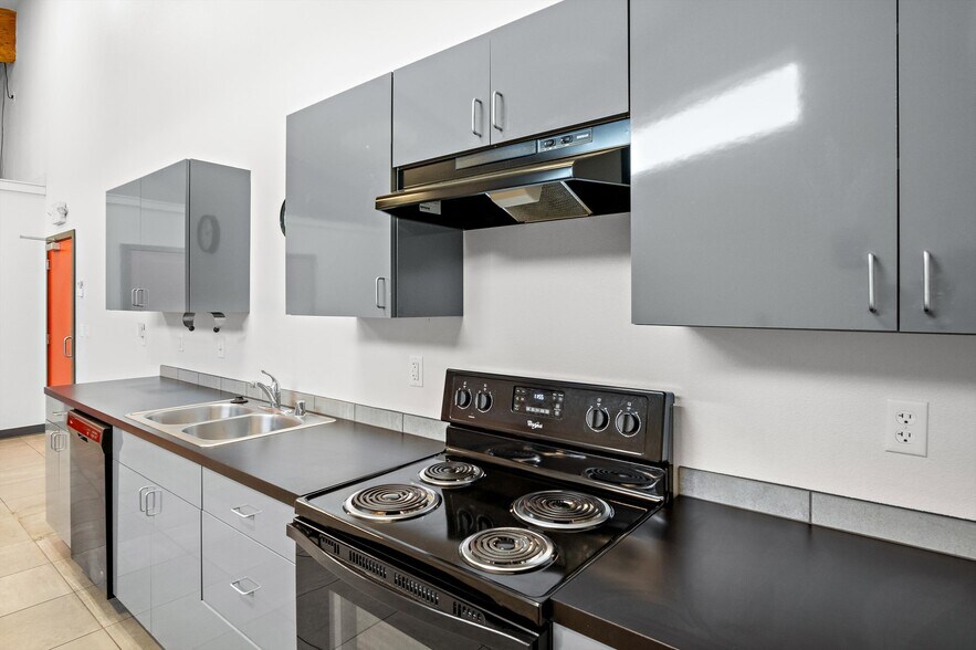 More Photos Of 548 Basin St SW, Ephrata Service For Sale