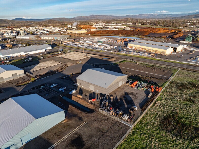 More Photos Of 1918 Bobcat Way, White City Warehouse For Sale