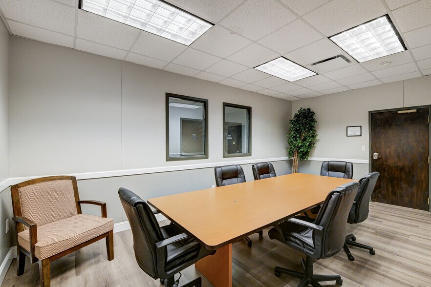 More Photos Of 9635 Southern Pine Blvd, Charlotte Coworking Space