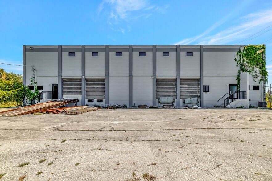 More Photos Of 3490 Oleander Ave, Fort Pierce Warehouse For Sale