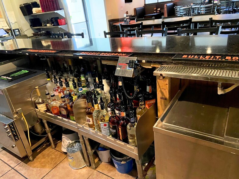 More Photos Of 340 W Northland Ave, Grand Chute Restaurant For Sale