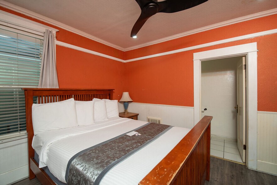 More Photos Of 18239 Main St, Jamestown Hotel For Sale