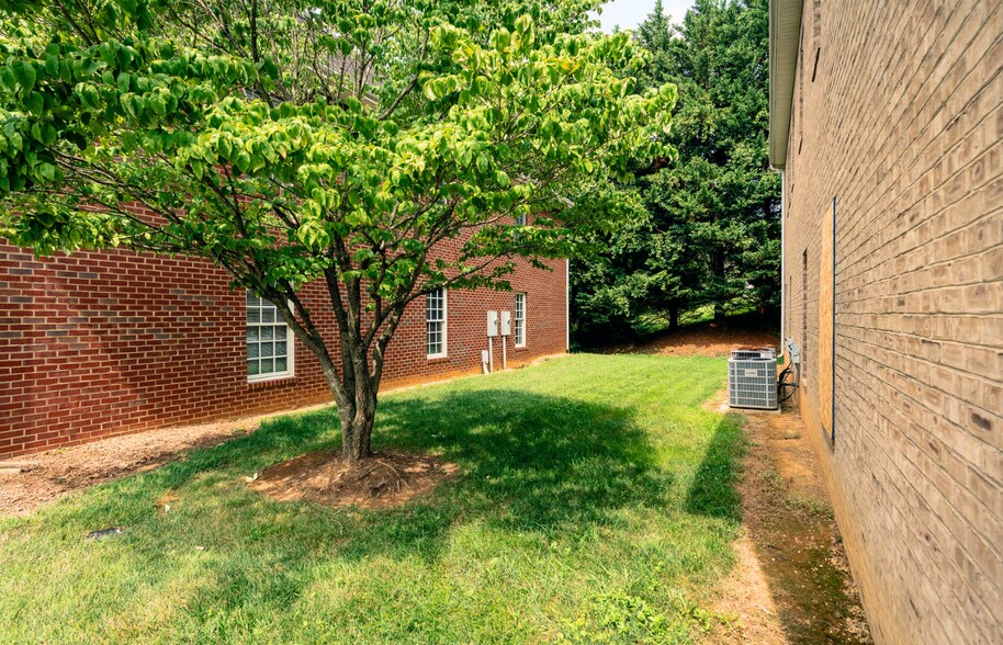 More Photos Of 2774 Electric Rd, Roanoke Medical For Sale