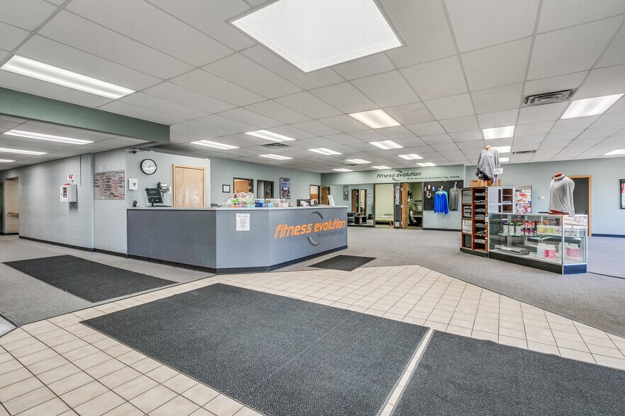 More Photos Of 133 Sandberg Rd, Monticello Storefront For Sale