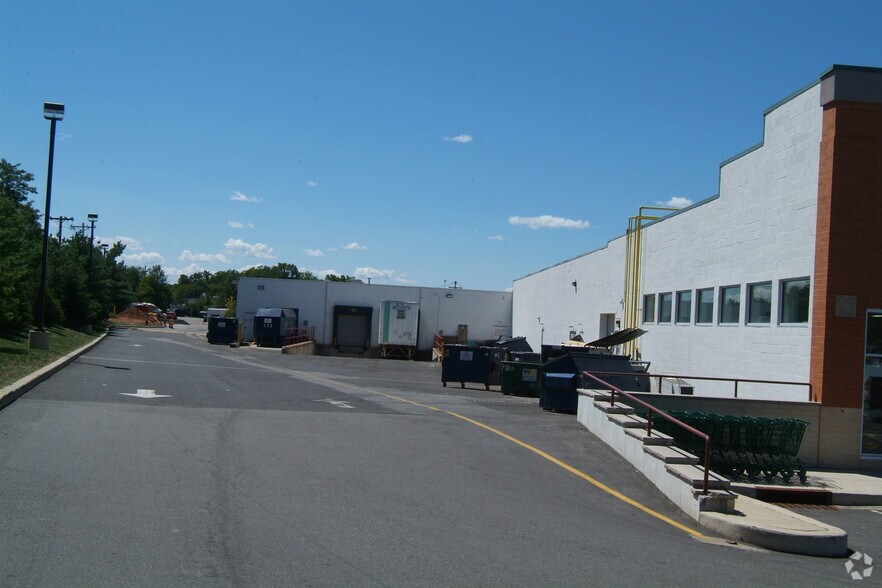 More Photos Of 272-276 US Highway 202/31, Flemington Unknown For Lease