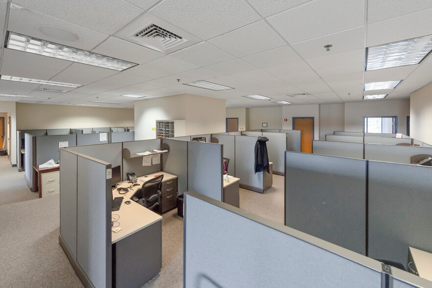 More Photos Of 890 East St, Tewksbury Light Manufacturing For Lease