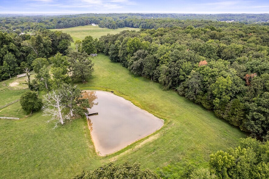 More Photos Of 1499 W Whitehall Rd, Cookeville Light Distribution For Sale