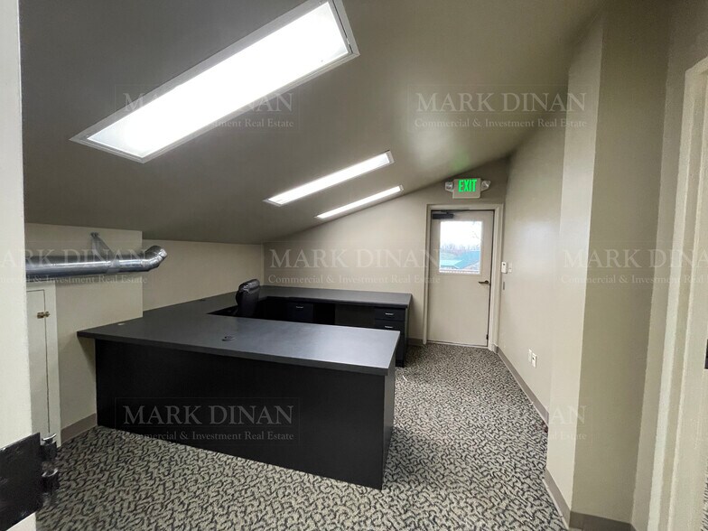 More Photos Of 2879 & 2881 Shannon Oxmoor Rd, Birmingham Warehouse For Sale