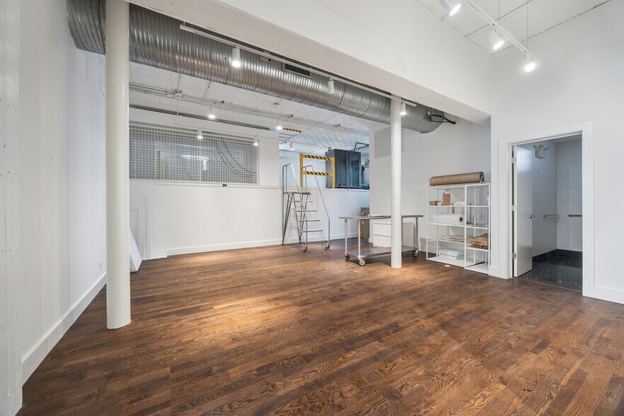 More Photos Of 1910 W North Ave, Chicago Storefront Retail Residential For Lease