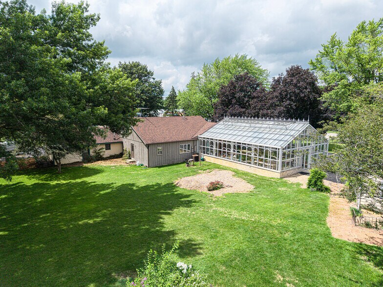 More Photos Of 1126 E State St, Sycamore Storefront Retail Residential For Sale