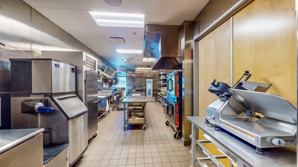 More Photos Of 7693 W Post Rd, Las Vegas Office For Sale