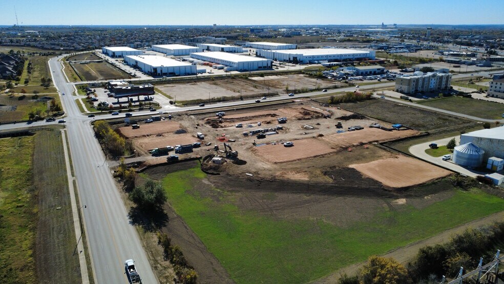 More Photos Of The Corner on Main, Buda Restaurant For Lease