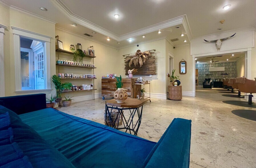 More Photos Of 6738 Greenleaf Ave, Whittier Storefront Retail Office For Sale