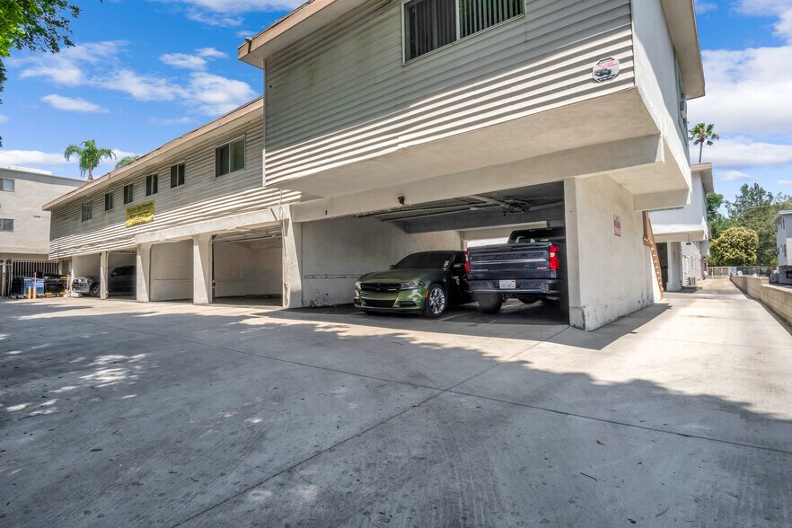 More Photos Of 20234 Roscoe Blvd, Los Angeles Apartments For Sale