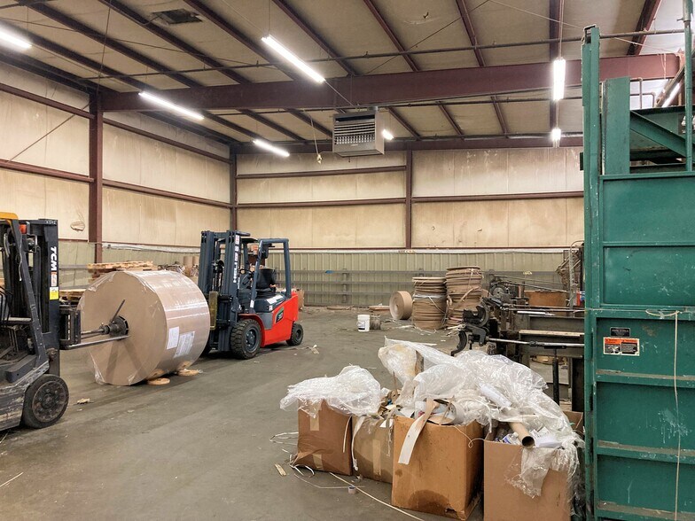 More Photos Of 4810 W 139th St, Cleveland Manufacturing For Sale