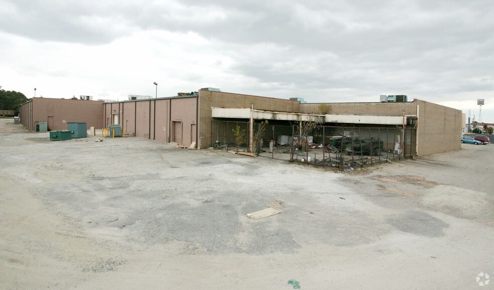 More Photos Of 4827-4903 Old National Hwy, College Park General Retail For Lease