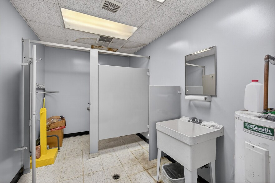 More Photos Of 6193 US Highway 220, Madison Flex For Sale
