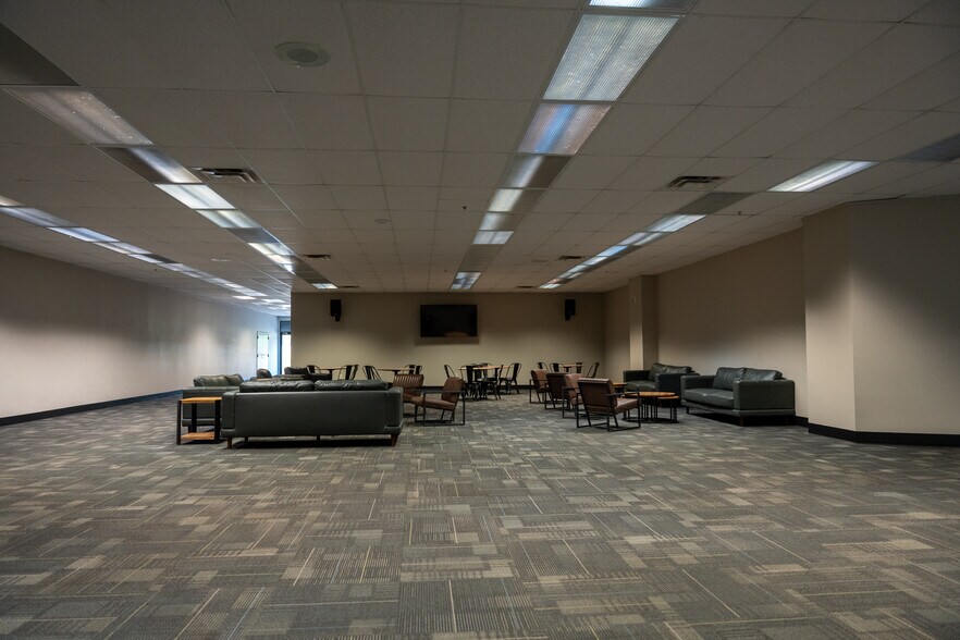 More Photos Of 500 Industrial Dr, Hamilton Industrial For Sale