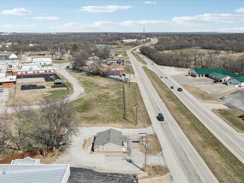 More Photos Of 1830 N Highway 66, Catoosa Freestanding For Sale