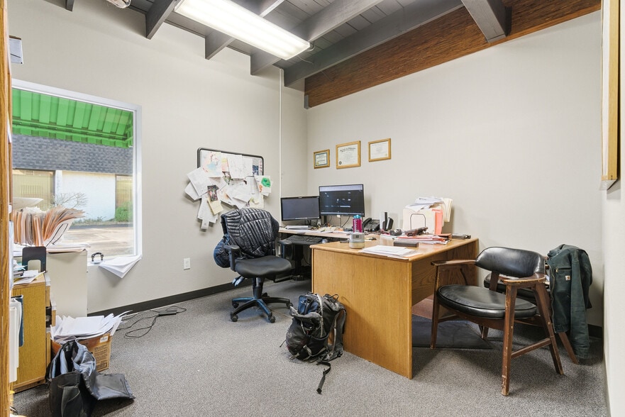 More Photos Of 2318 Pacific Ave, Forest Grove Office For Sale
