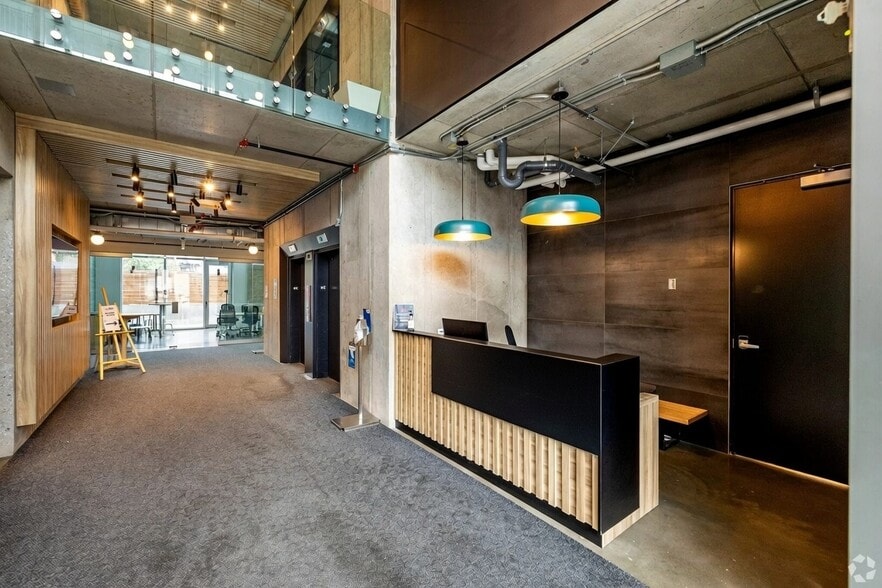 More Photos Of 7236 St Waverly, Montréal Office For Lease