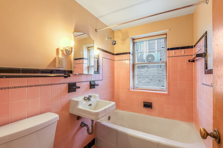 More Photos Of 1991 Grand Ave, Saint Paul Apartments For Sale