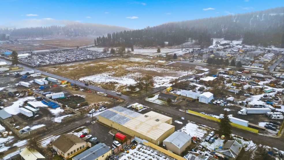 More Photos Of 5827 N Florida St, Spokane Manufacturing For Sale