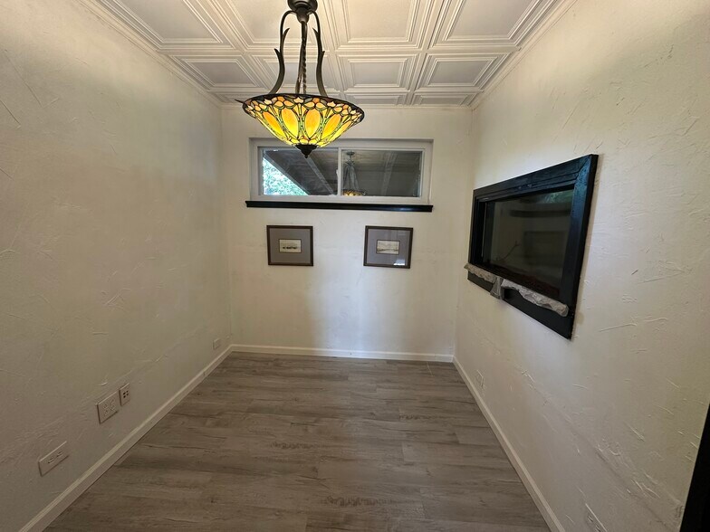 More Photos Of 204 S Kentucky St, McKinney Office Residential For Lease