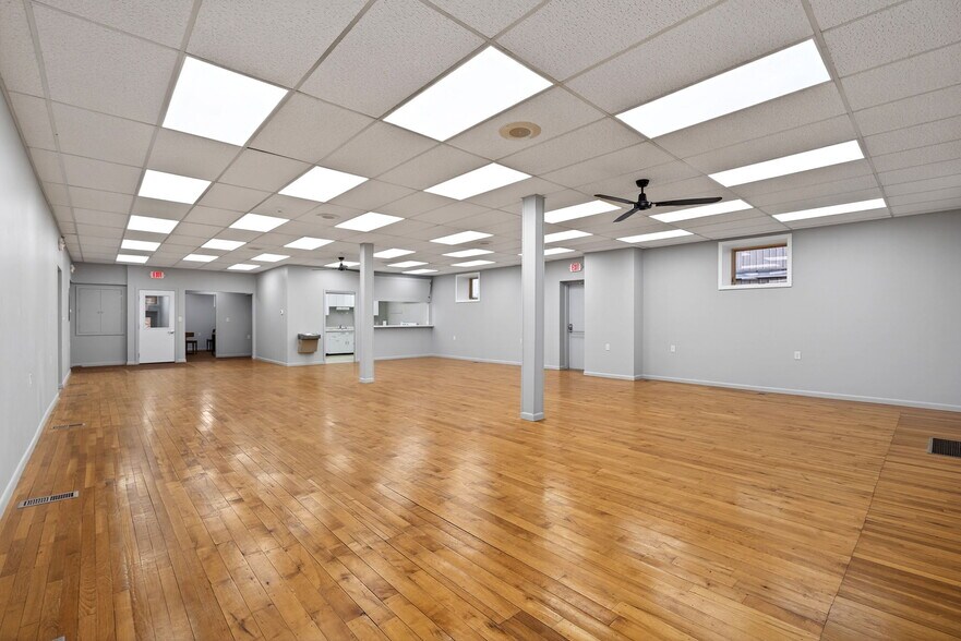 More Photos Of 320 S 1st St, Tipp City Office For Lease