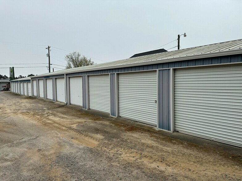 More Photos Of 2616 Colonel Thomson Hwy, Saint Matthews Freestanding For Sale