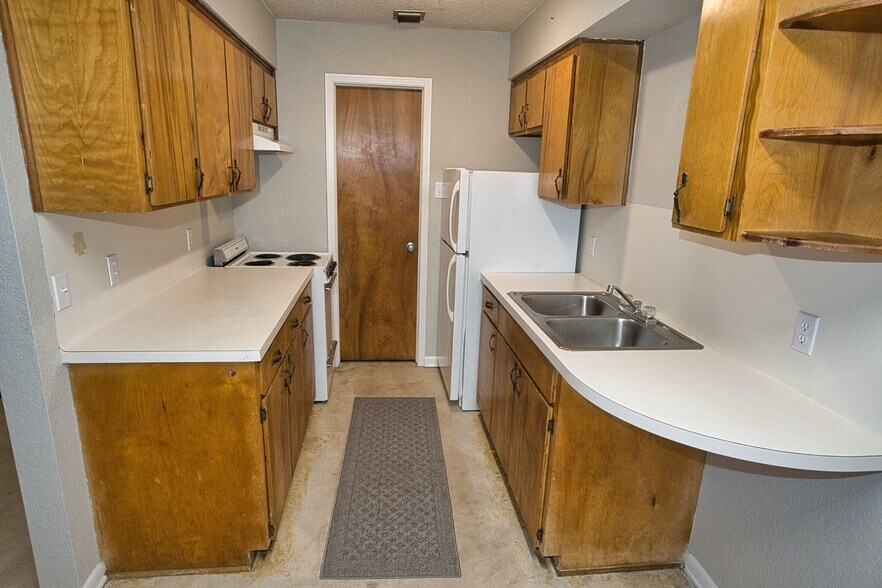 More Photos Of 401 E Texas St, Brazoria Multifamily For Sale