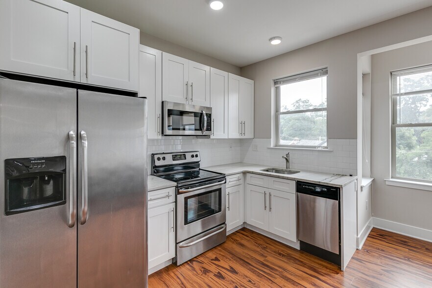 More Photos Of 549 E Armstrong St, Philadelphia Apartments For Sale