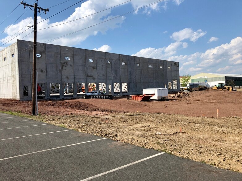More Photos Of 520 Jersey Ave, New Brunswick Warehouse For Lease