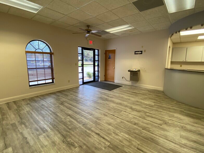 More Photos Of 918 Rolling Acres Rd, Lady Lake Medical For Lease