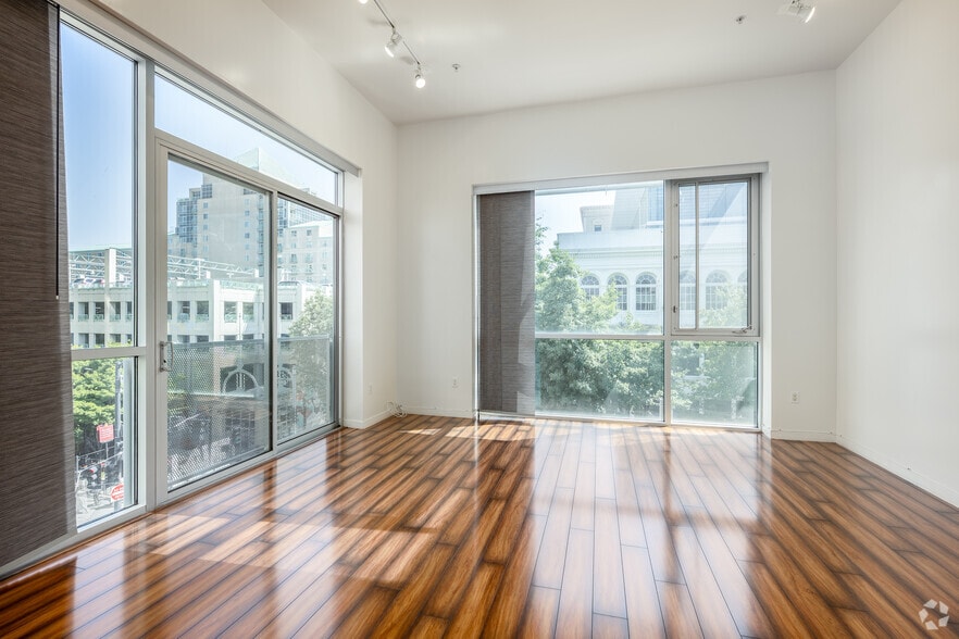 More Photos Of 1020 12th St, Sacramento Apartments For Lease