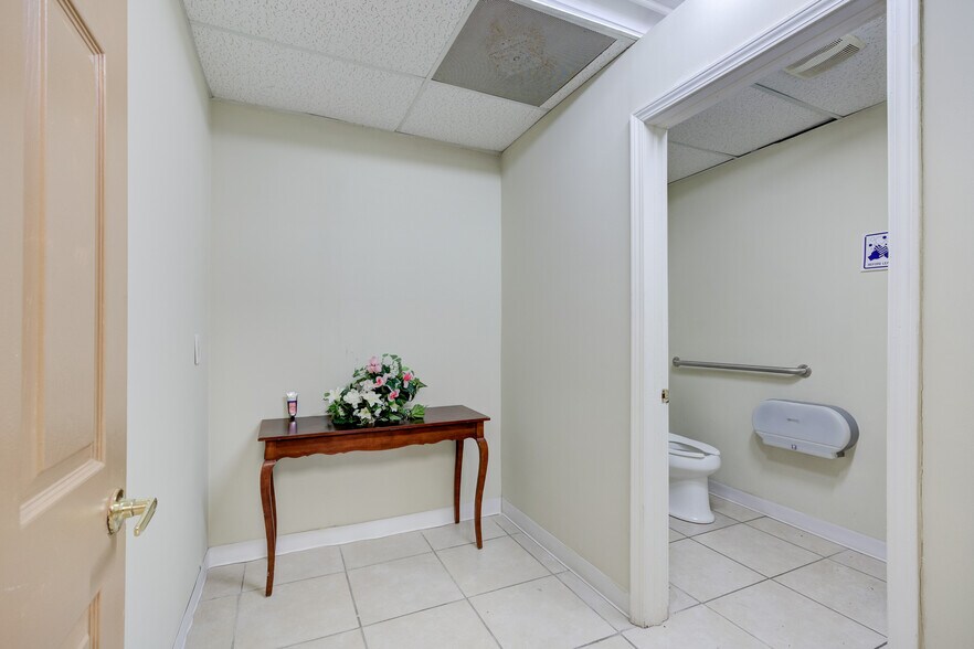 More Photos Of 19953 Conant St, Detroit Medical For Sale