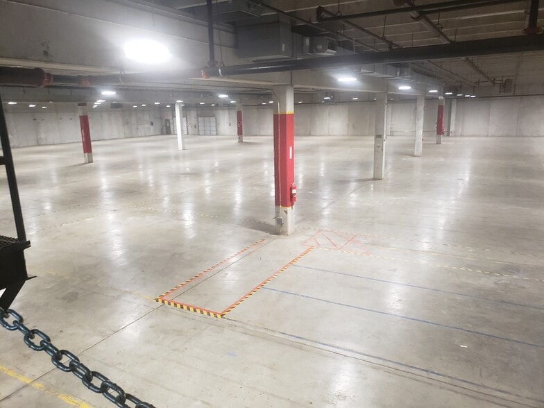 More Photos Of 259 Brooke Rd, Winchester Warehouse For Sale