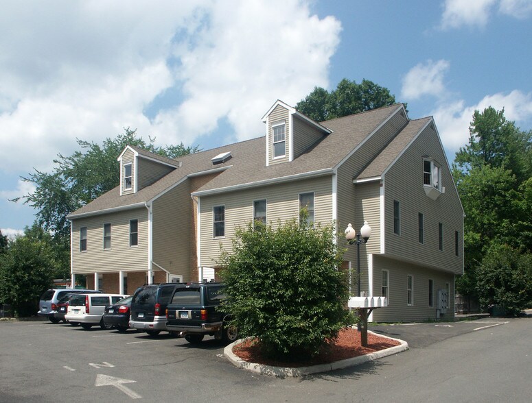 More Photos Of 27 Mill Plain Rd, Danbury Office For Sale