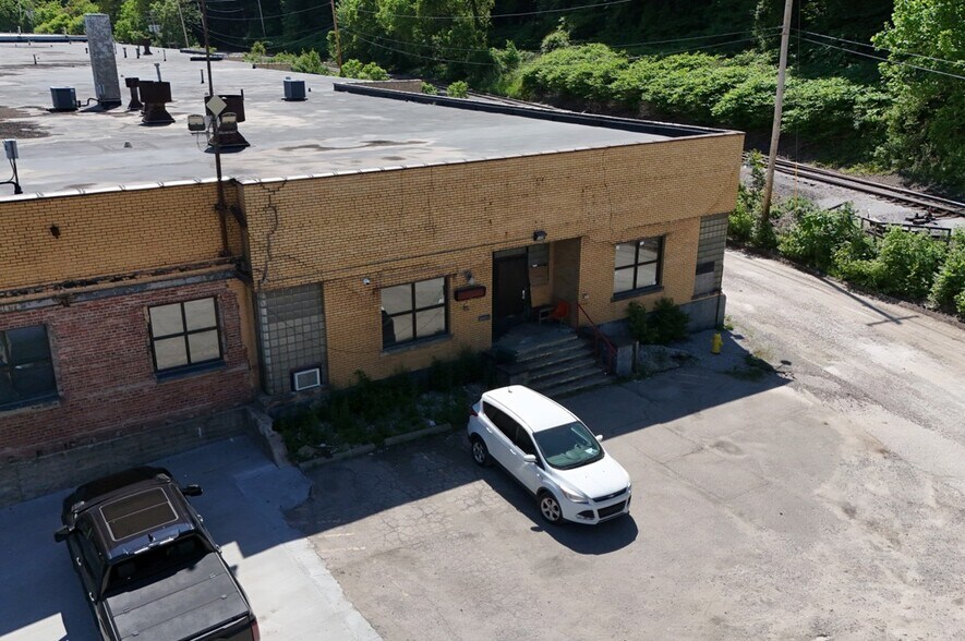More Photos Of 131 N Summit St, Akron Warehouse For Lease