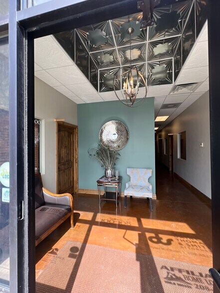 More Photos Of 655 S 4th E, Preston Fast Food For Lease