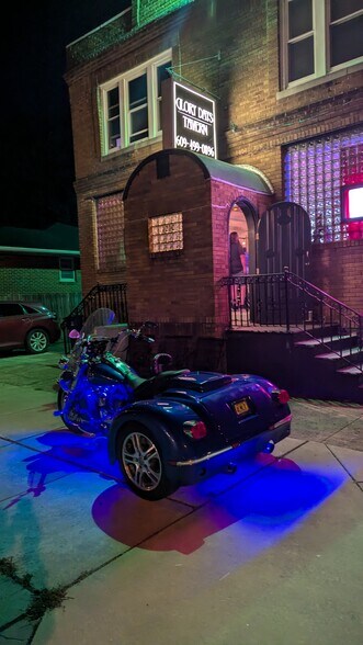 More Photos Of 1200 Hornberger Ave, Roebling Restaurant For Sale